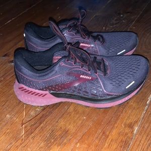 Women's Brooks Running Shoes